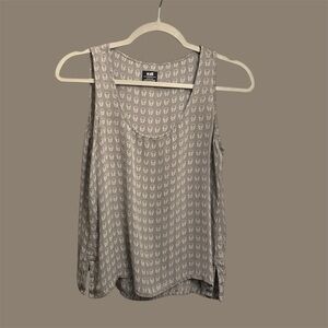 RARE Chic Gray Patterned Tank Top